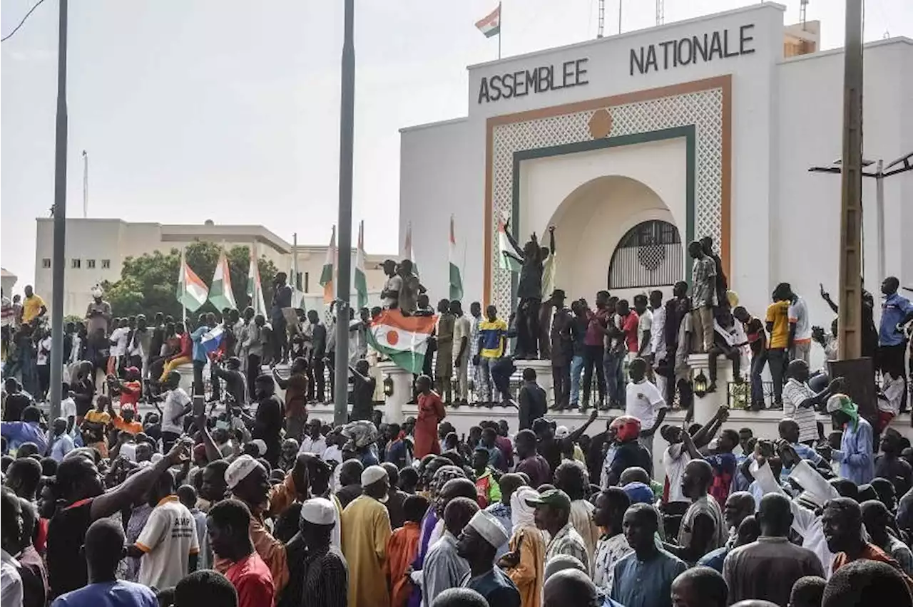 France says it will evacuate its citizens from Niger on Tuesday