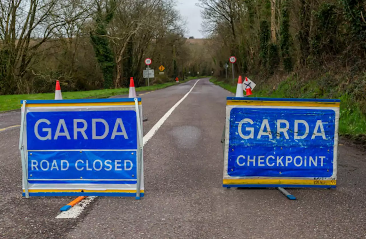 Two dead and three others hospitalised after crash before debs ball in Monaghan