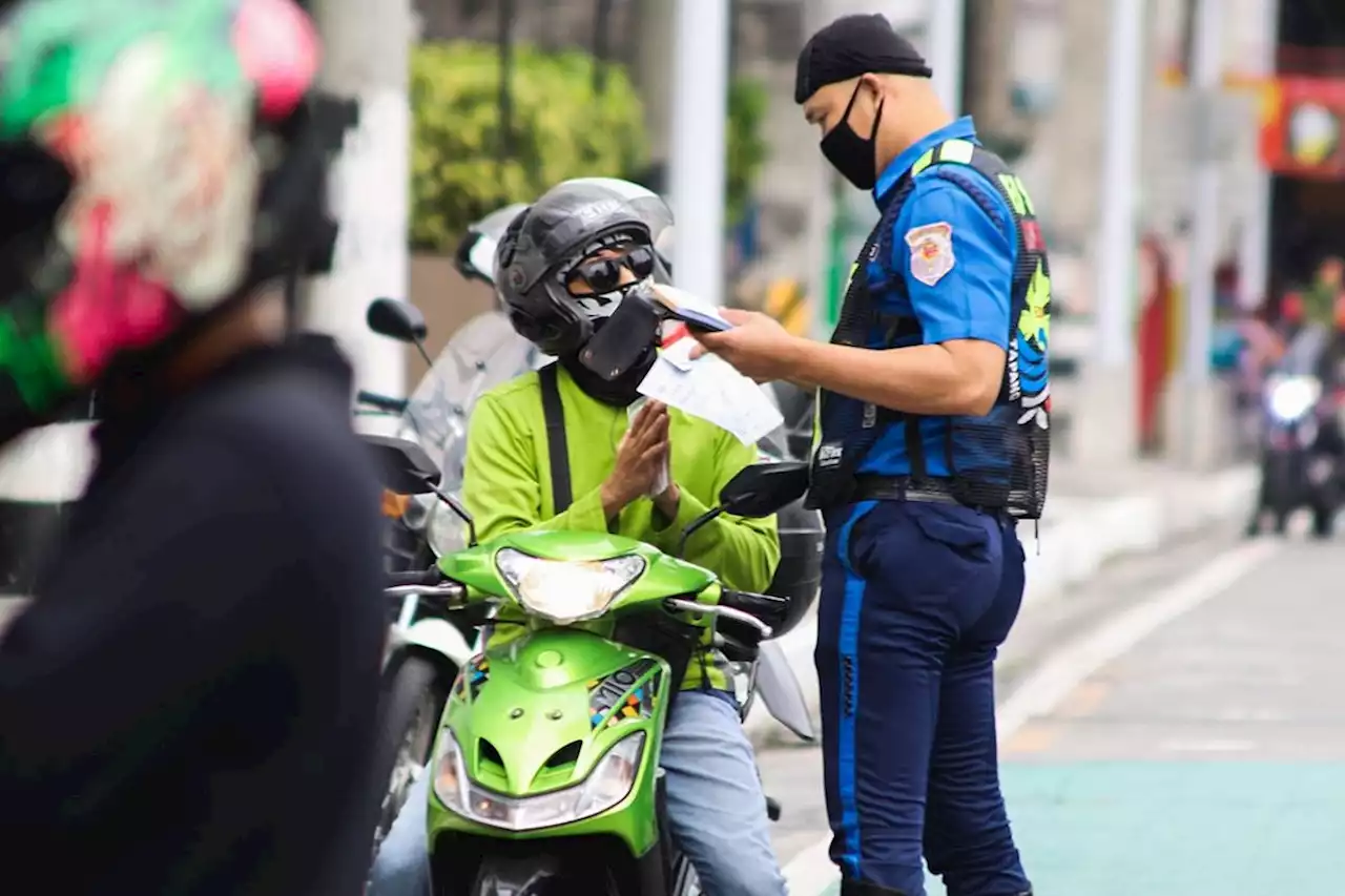 MMDA apprehends riders sheltering under flyover, footbridge