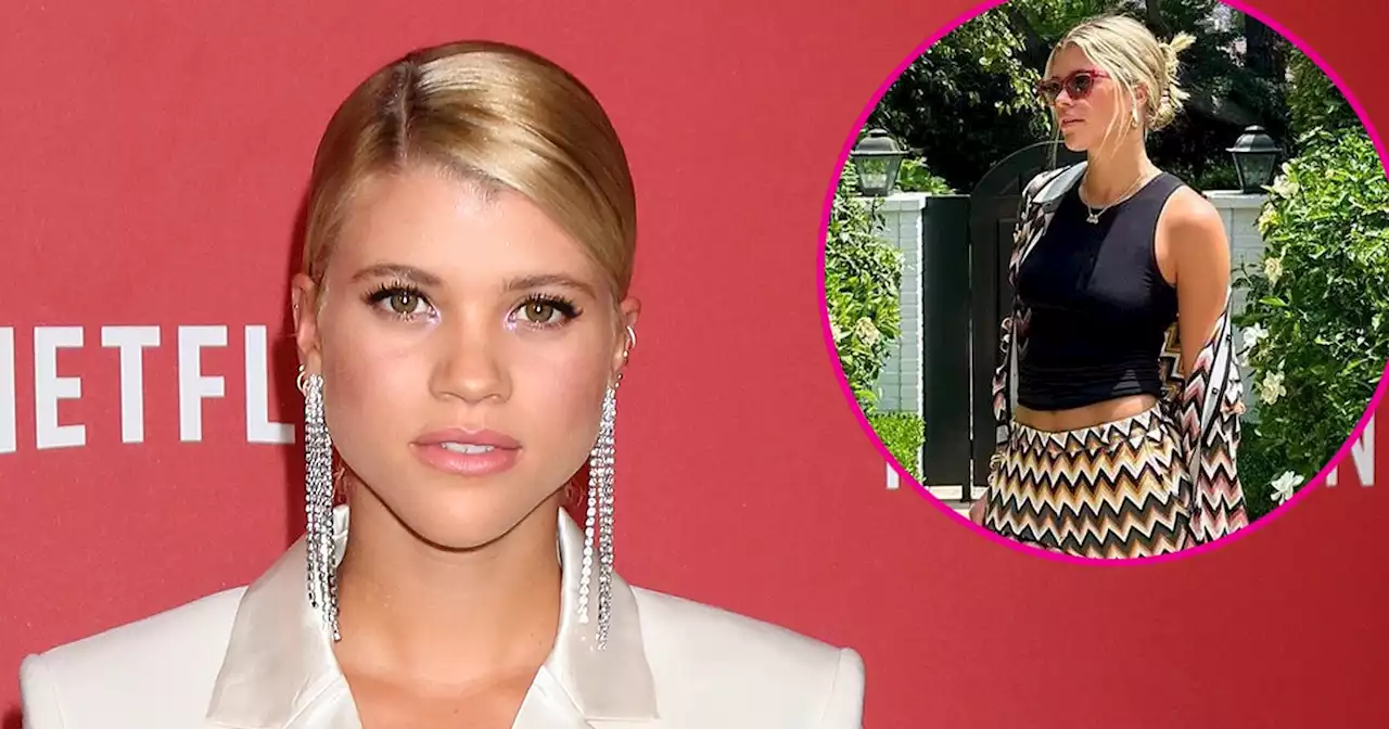 Sofia Richie Brings Back the Chevron Pattern With Colorful Outfit