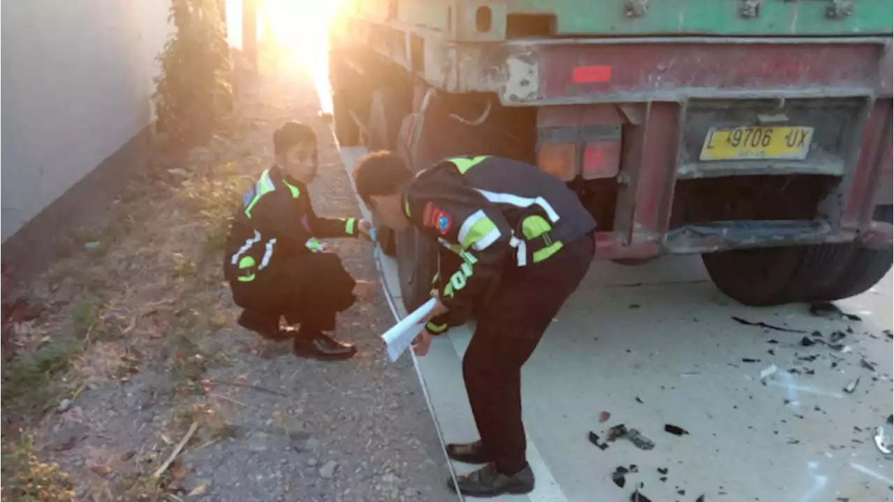 Tabrak Truk Mogok, Pengendara Sepeda Motor di Jombang Tewas di Lokasi