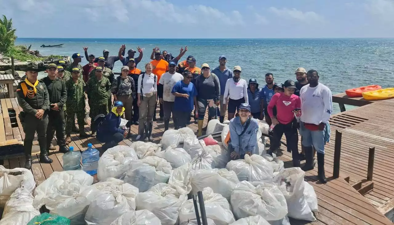 Extraen 423 kilos de desechos durante limpieza en parque de San Andrés: Dimar