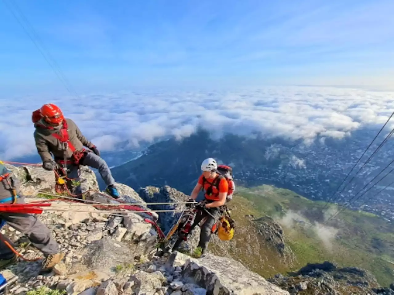 Group Of 14 Foreign Hikers Rescued From Table Mountain In Busy...