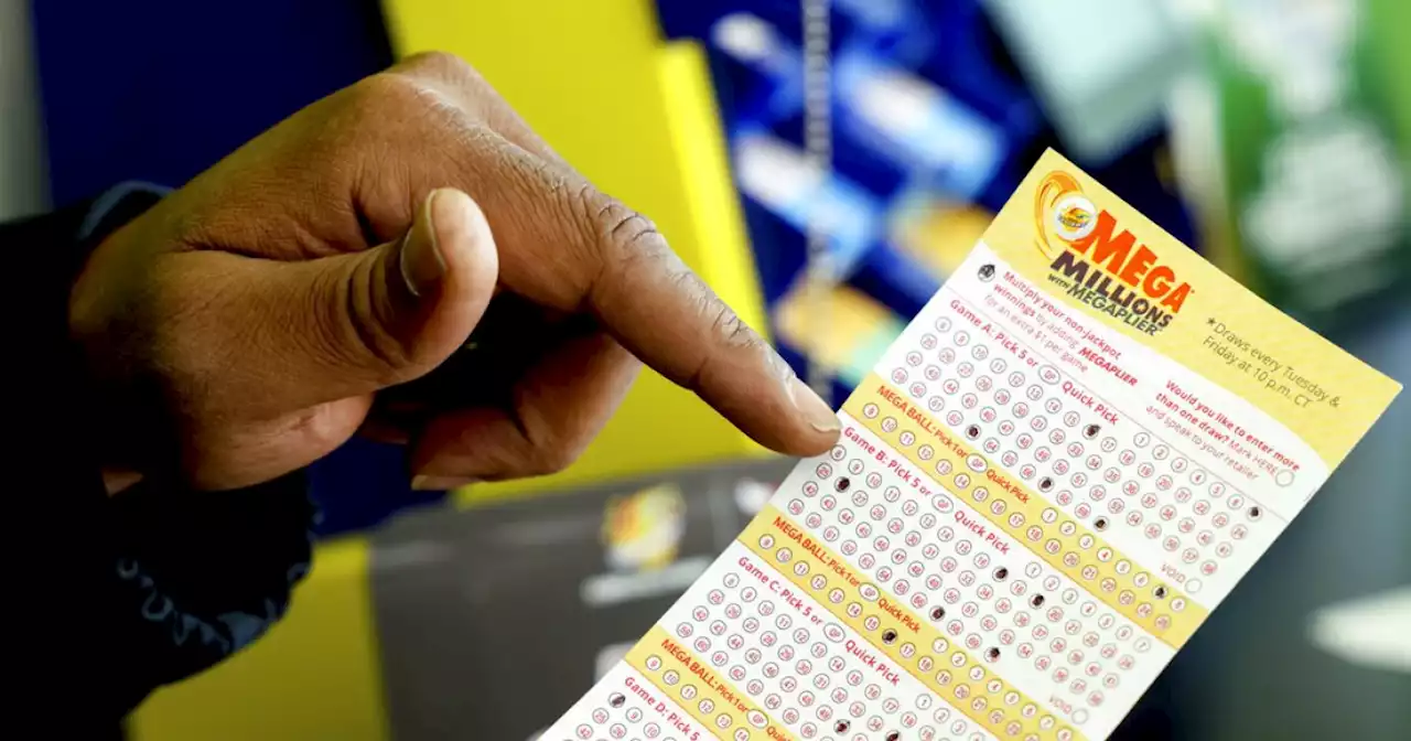 A Mega Millions player in Florida wins $1.58 billion jackpot, the third largest prize in US history