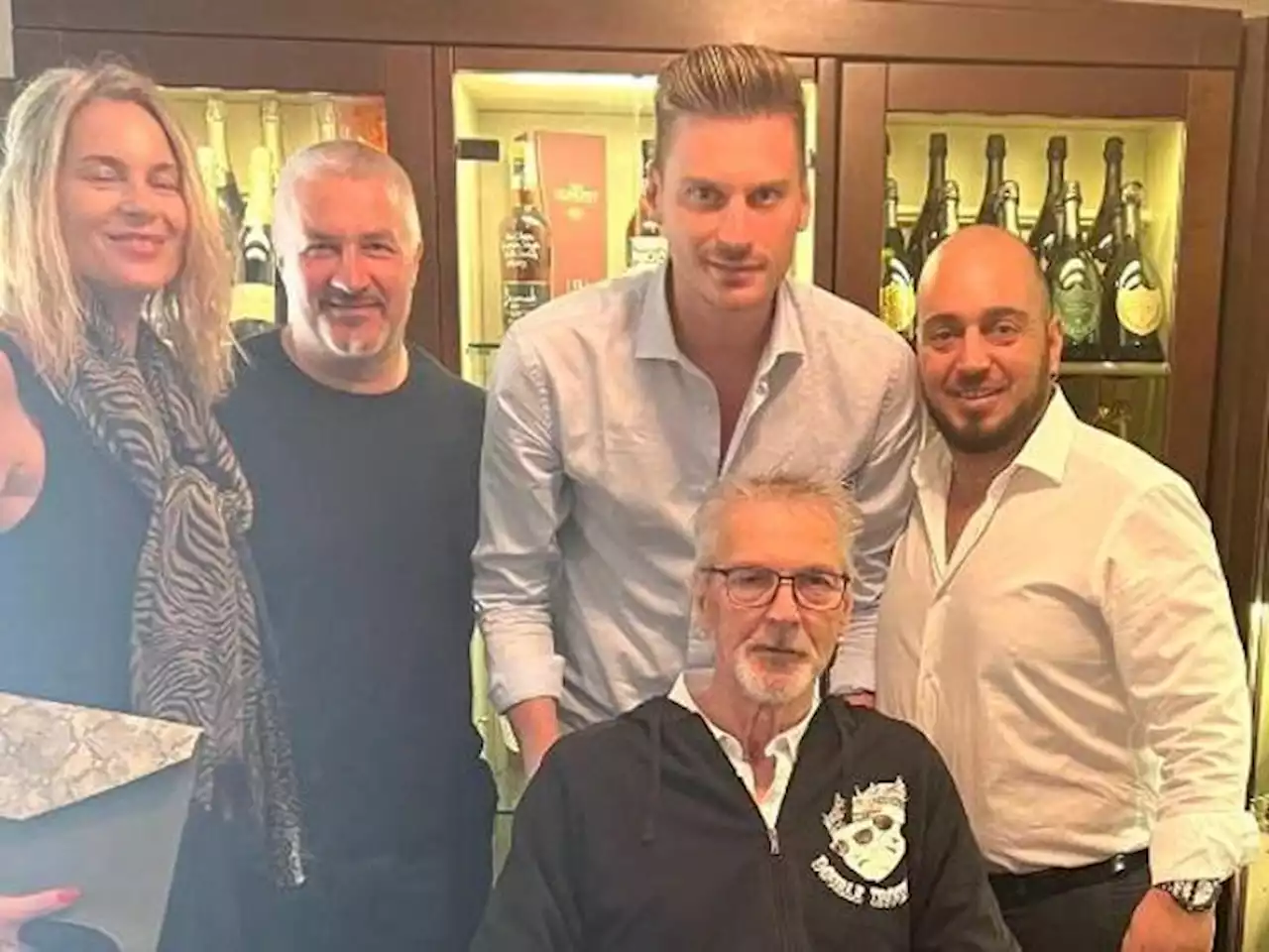 Stefano Tacconi sta meglio: in pubblico dopo l’emorragia. Al ristorante con la famiglia