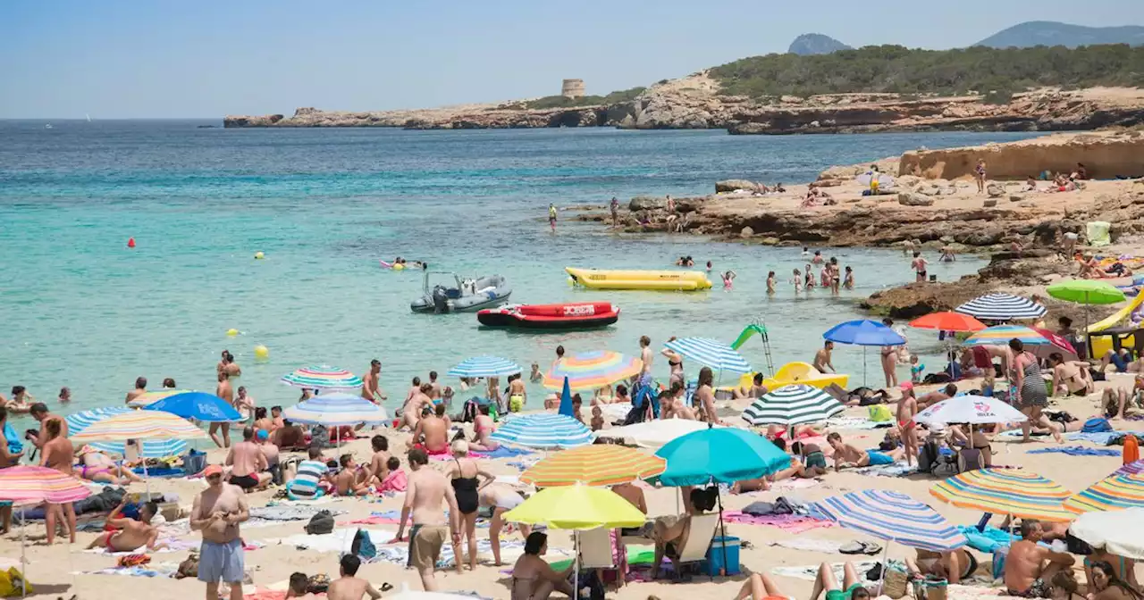 Foreign Office updates Spain safety advice as tourists urged to 'stick together'