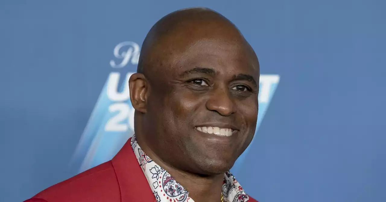 Inspired by Wayne Brady, I have decided to come out as heterosexual