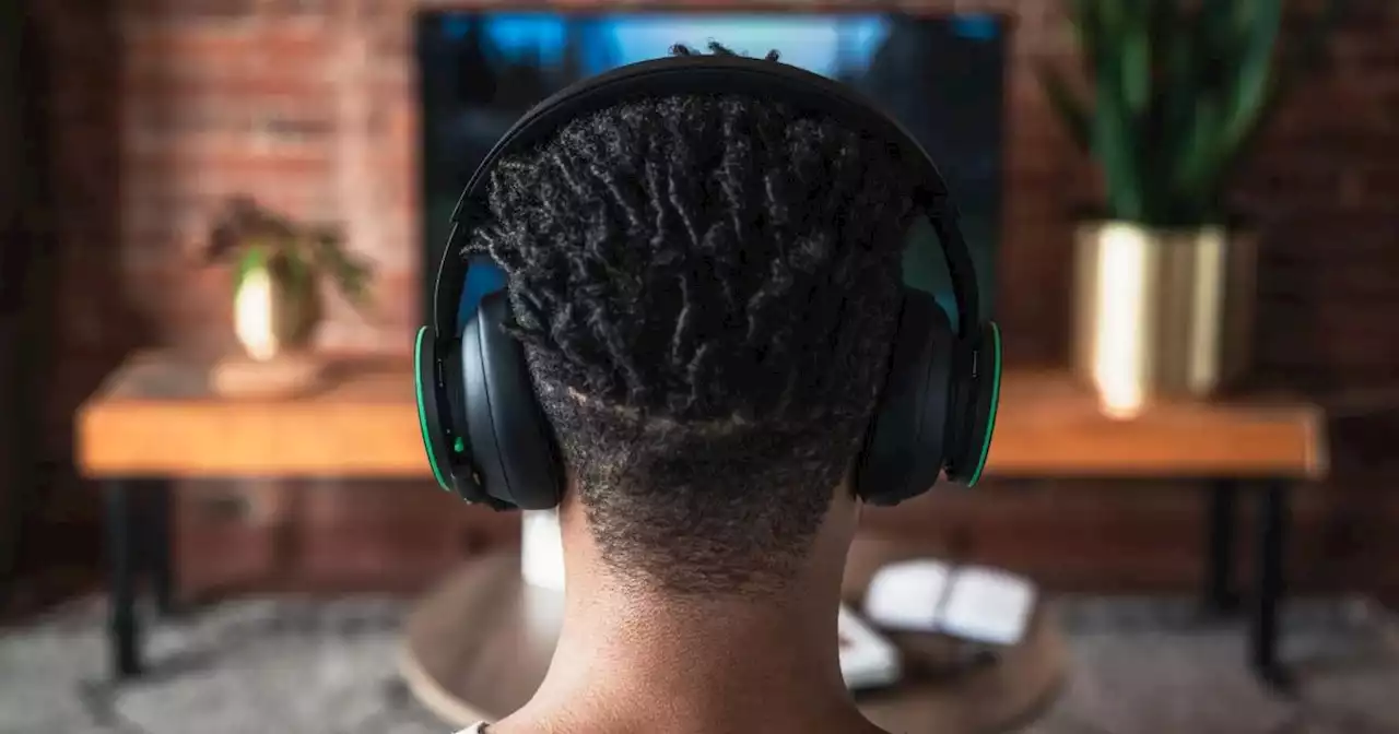 Microsoft's Xbox Wireless headset is just $49 right now | Engadget