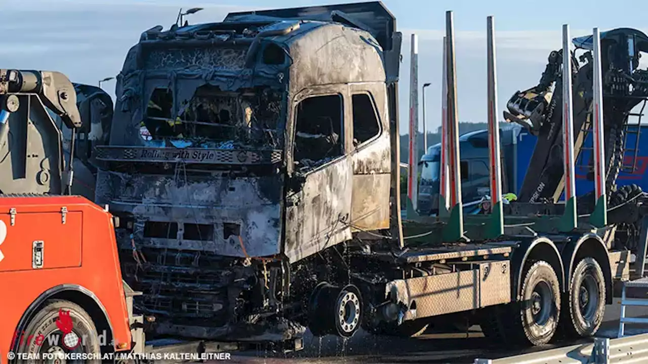 Oö: Nach Reifenplatzer brennender Lkw beim Abschleppen nochmals in Brand geraten