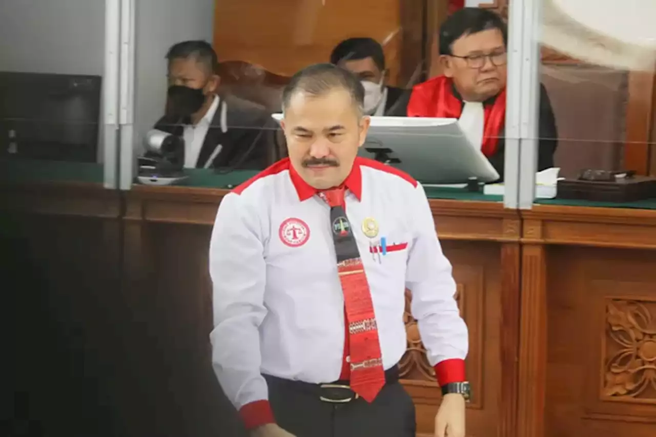 Polri Tetapkan Kamaruddin Simanjuntak, Pengacara Brigadir J, sebagai Tersangka - Jawa Pos