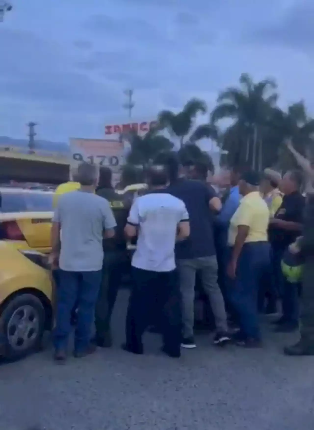 Taxista atacó a otro que estaba trabajando 'por no sumarse al paro'; agresor fue detenido - Pulzo