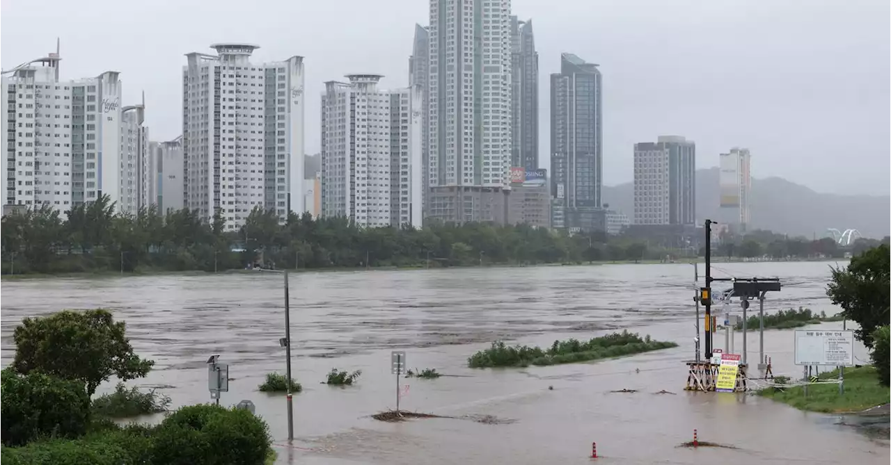 Typhoon Khanun makes landfall in South Korea after lashing Japan