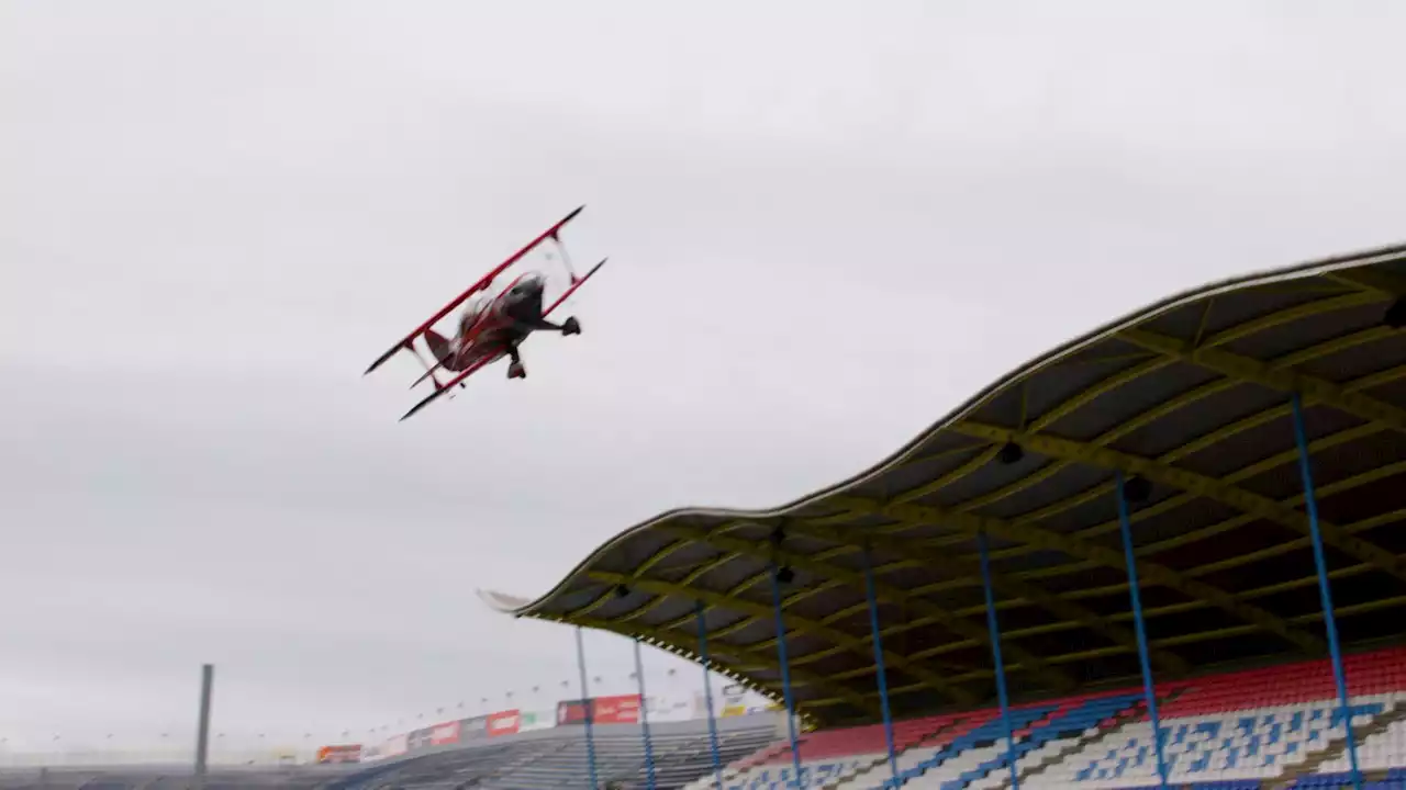 Na tien jaar keert stuntvliegtuig terug naar Racing Day