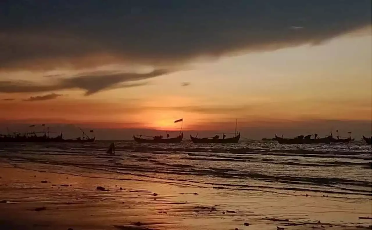 Ini Dia 3 Spot Incaran Pencinta Pesona Langit Senja di Pantai Rembang