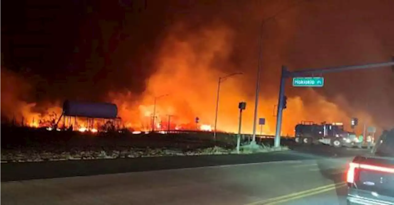 At least 6 dead as wildfire razes Hawaiian town