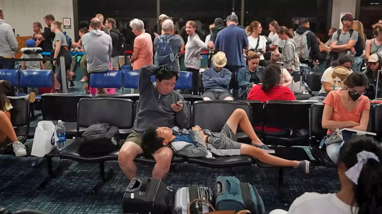 14,900 visitors left Maui on flights Thursday