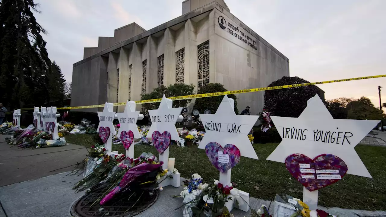 White supremacist accused of threatening jury, witnesses in trial of Pittsburgh synagogue gunman