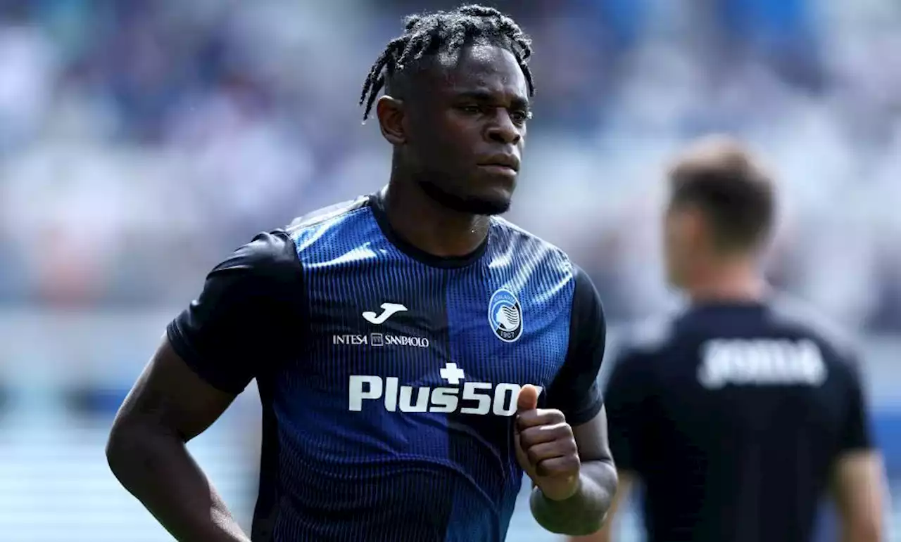 Duván Zapata, “a un paso” de convertirse en el delantero de Mourinho en la Roma