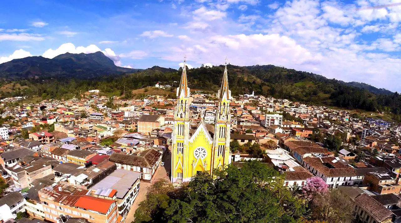 Prohibición de paso de transporte pesado por Cundinamarca, causa preocupación en Boyacá