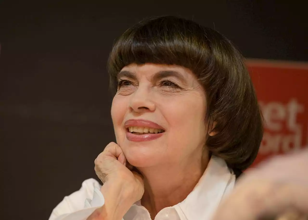 Mireille Mathieu : proche de Vladimir Poutine, elle s'en prend à Emmanuel Macron - Closer