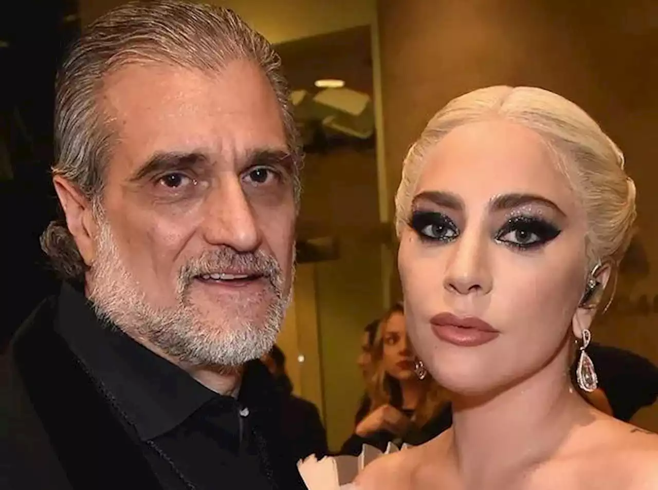 Il padre di Lady Gaga: «I migranti hanno preso il controllo del nostro quartiere a New York»