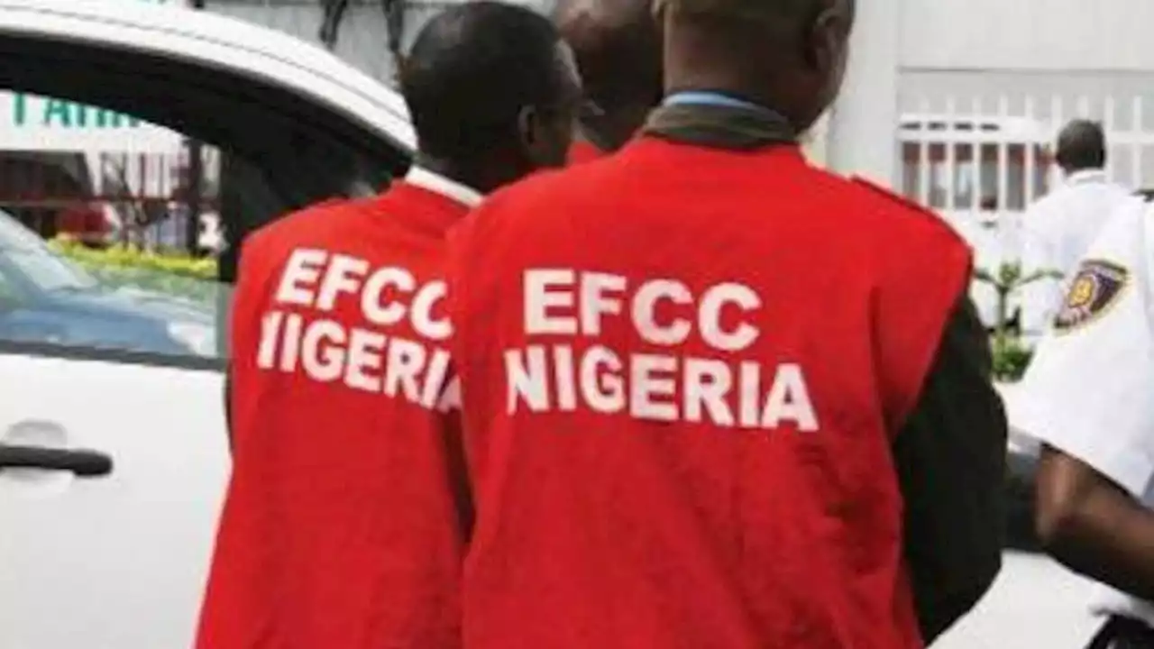 EFCC busts ‘Yahoo-Yahoo’ hideout in Benue, arrests 14 suspects