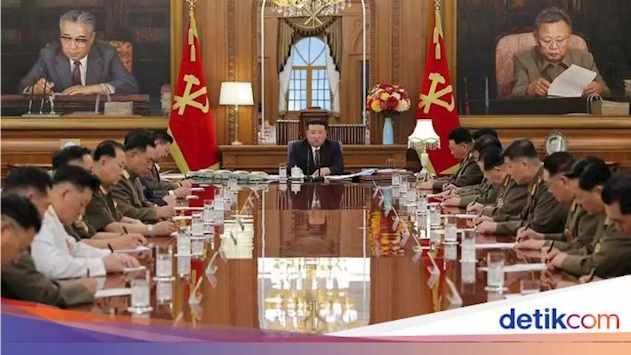 Menerka Gaji dan Uang Pensiun Jenderal Korut yang Baru Dipecat Kim Jong Un