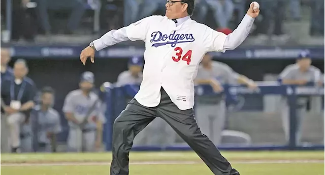 Los Angeles Dodgers retiran el número 34 de Fernando Valenzuela.