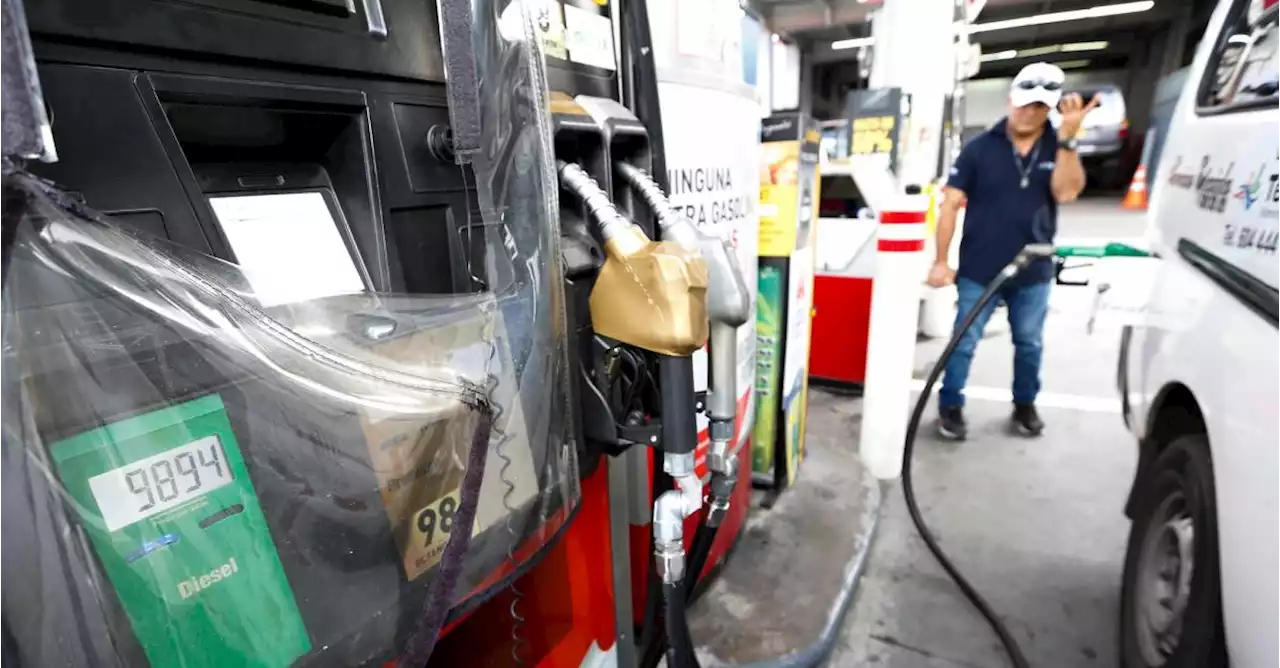 Estaciones de gasolina también padecen el alza y reportan caída en el consumo