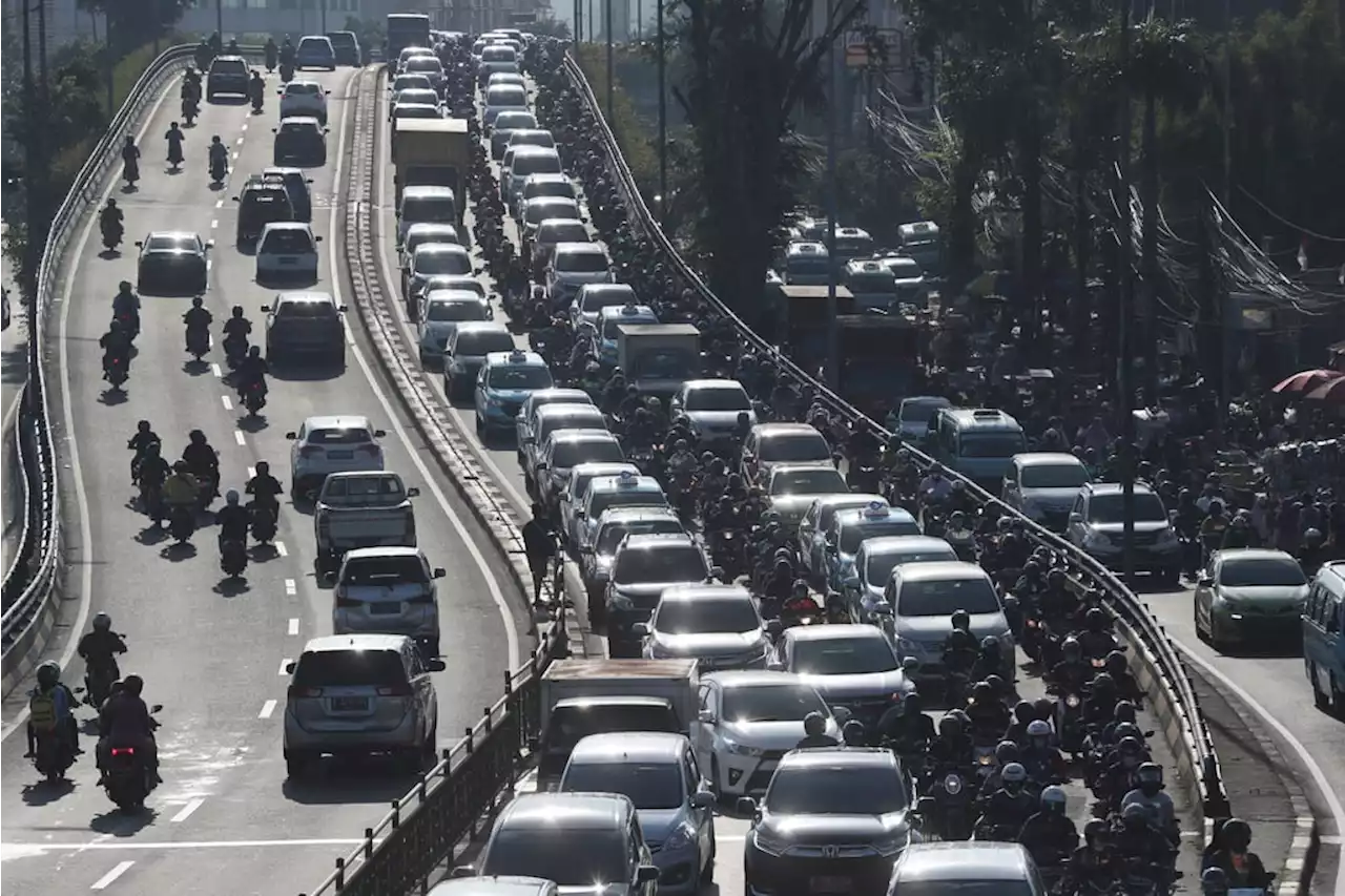 Indonesia says Jakarta’s pollution due to weather, vehicles