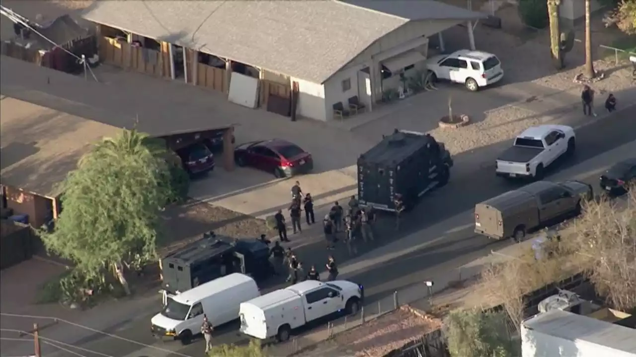 Suspect taken into custody following officer-involved shooting on Piestewa Freeway: Phoenix PD