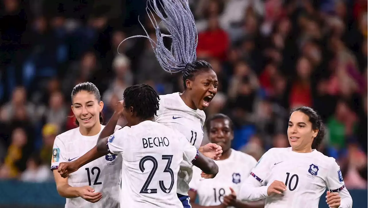 'Il y a beaucoup de rebondissements' : des fans racontent leur passion pour le Mondial féminin de football