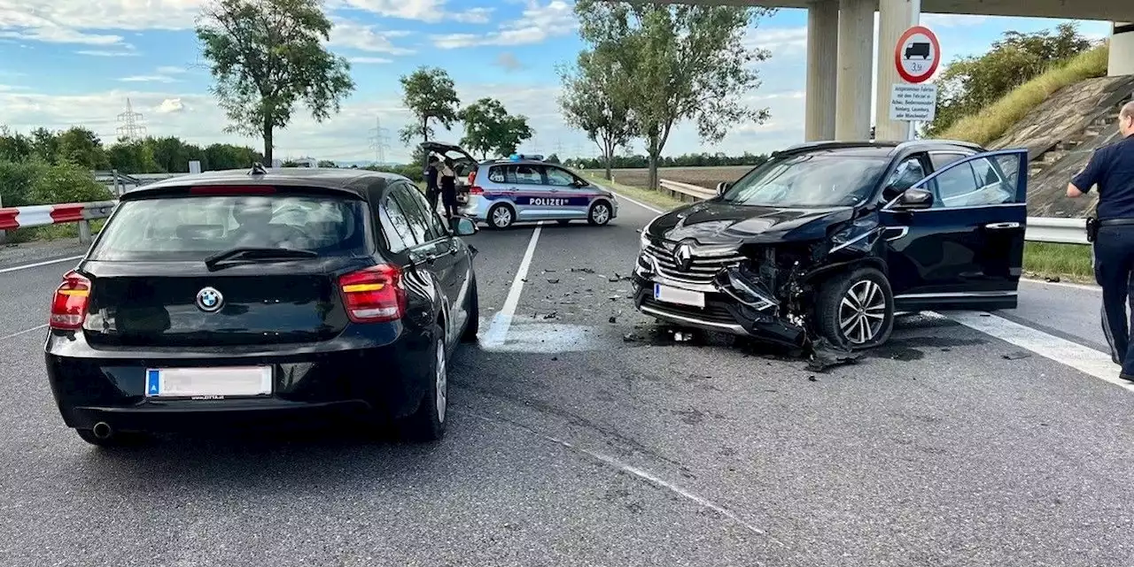 Drei Verletzte nach Unfall auf der B16 im Bezirk Baden