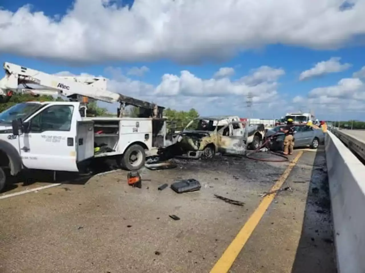 Fiery 6-vehicle crash closes exit ramp near Tomball Parkway southbound at North Sam Houston Tollway