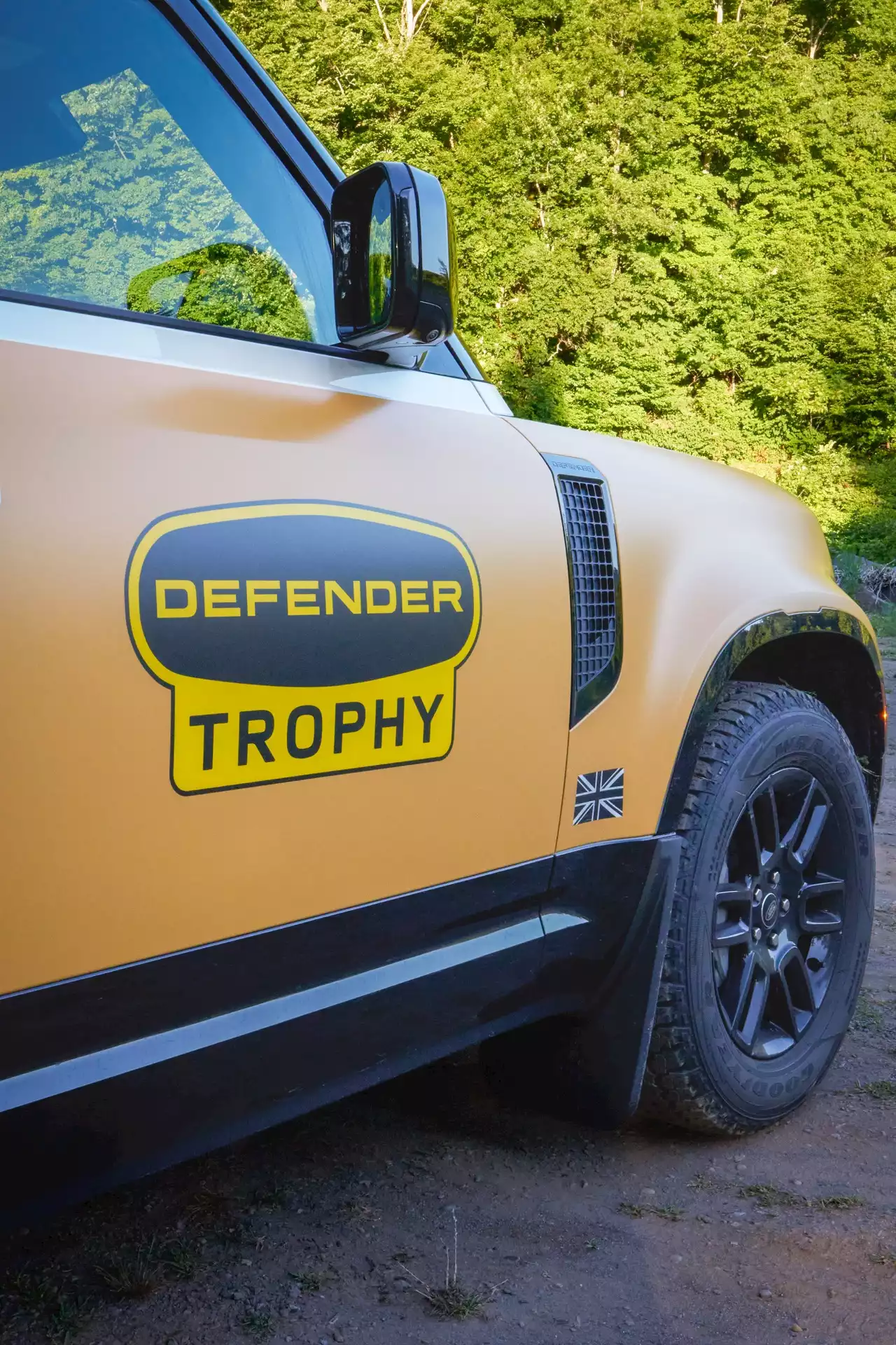 2023 Defender Trophy Edition returns with stretched 130 body style