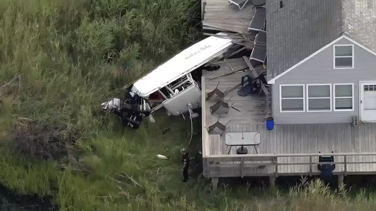 Boat crashes into West Fire Island home, killing one aboard