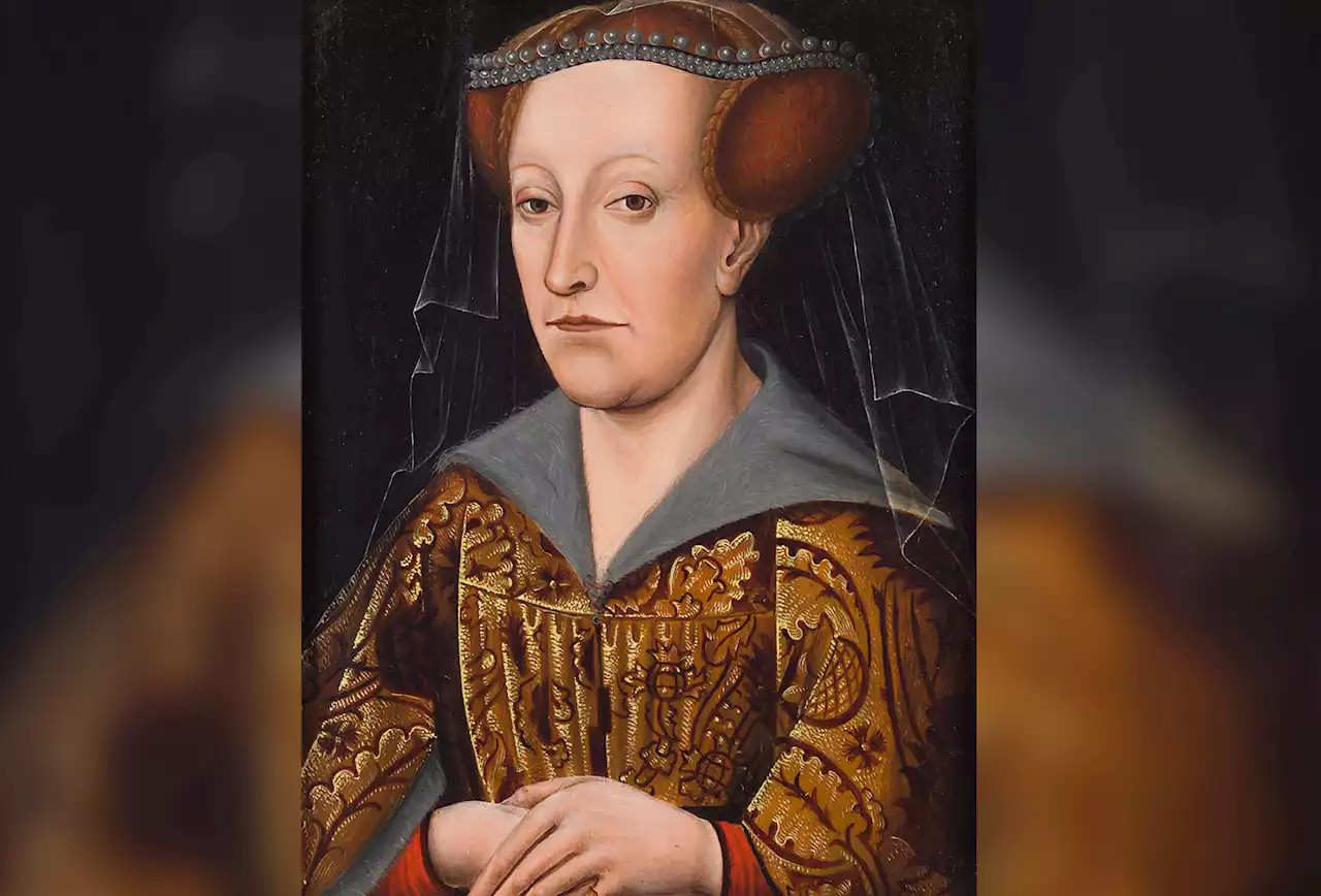 Skeleton, possibly 15th-century countess, found near senate building