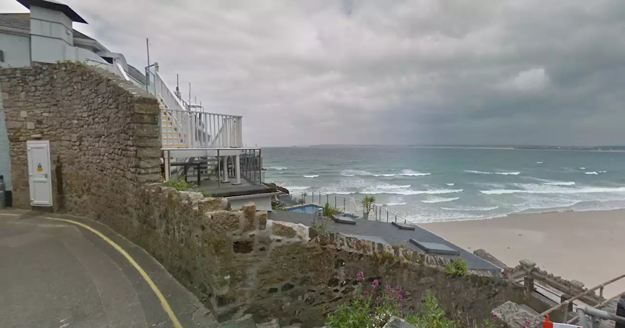 Man from Nottingham dies after fall from hotel in St Ives