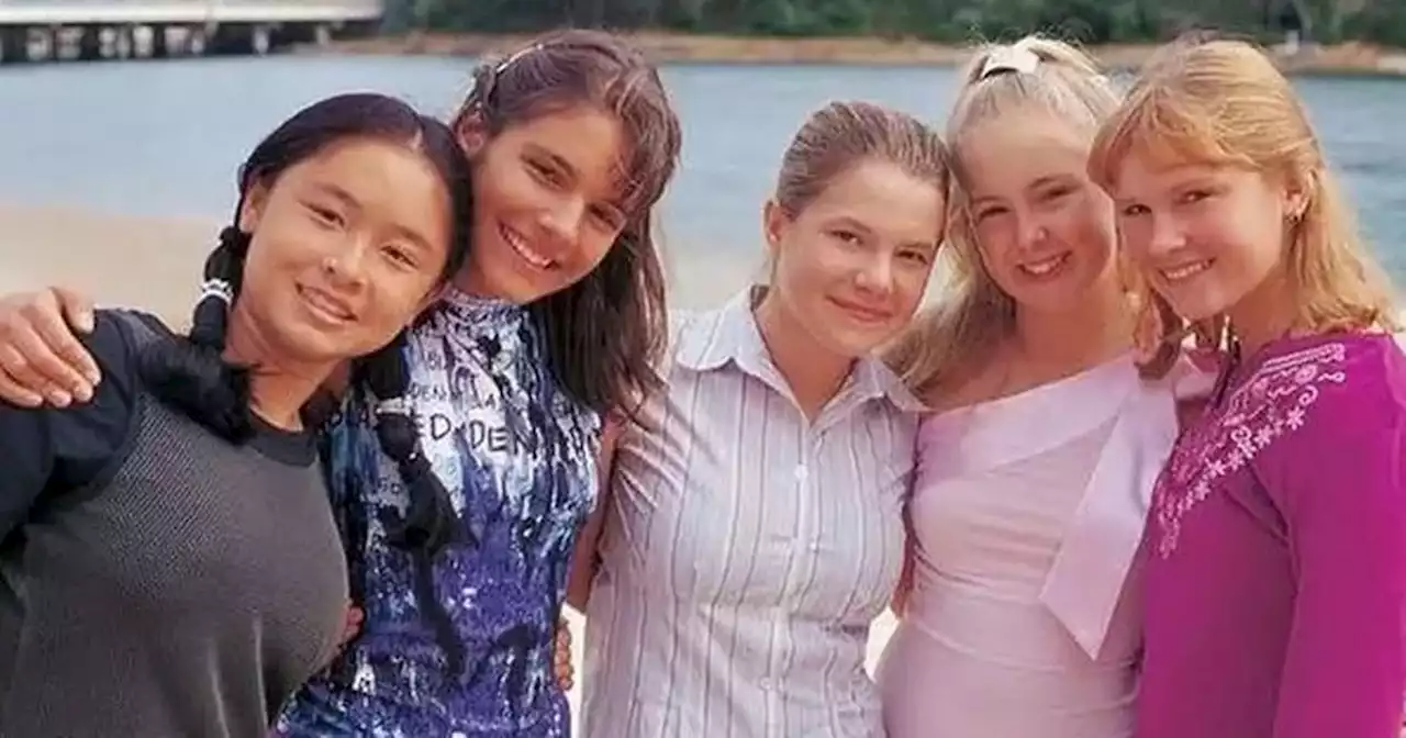 Cast of The Sleepover Club now including Neighbours appearance