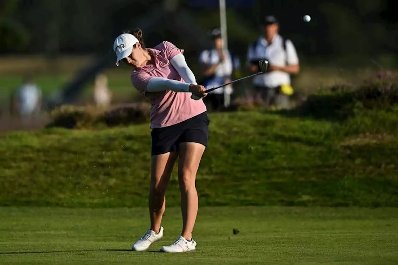 Ally Ewing claims one-stroke lead at AIG Women's Open