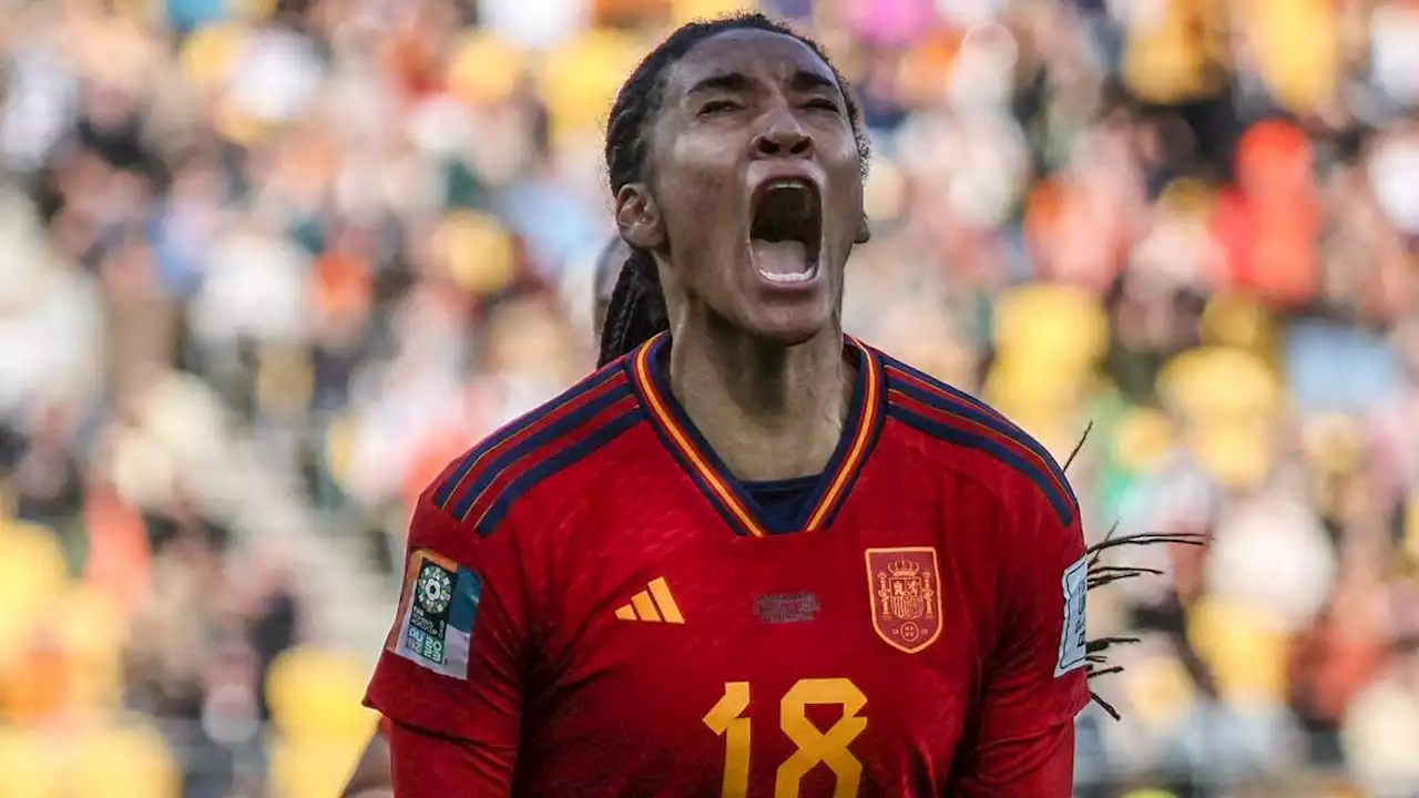 Fotboll: Spanien till semifinal i VM – inhopparen Salma Paralluelo avgjorde förlängningsdrama