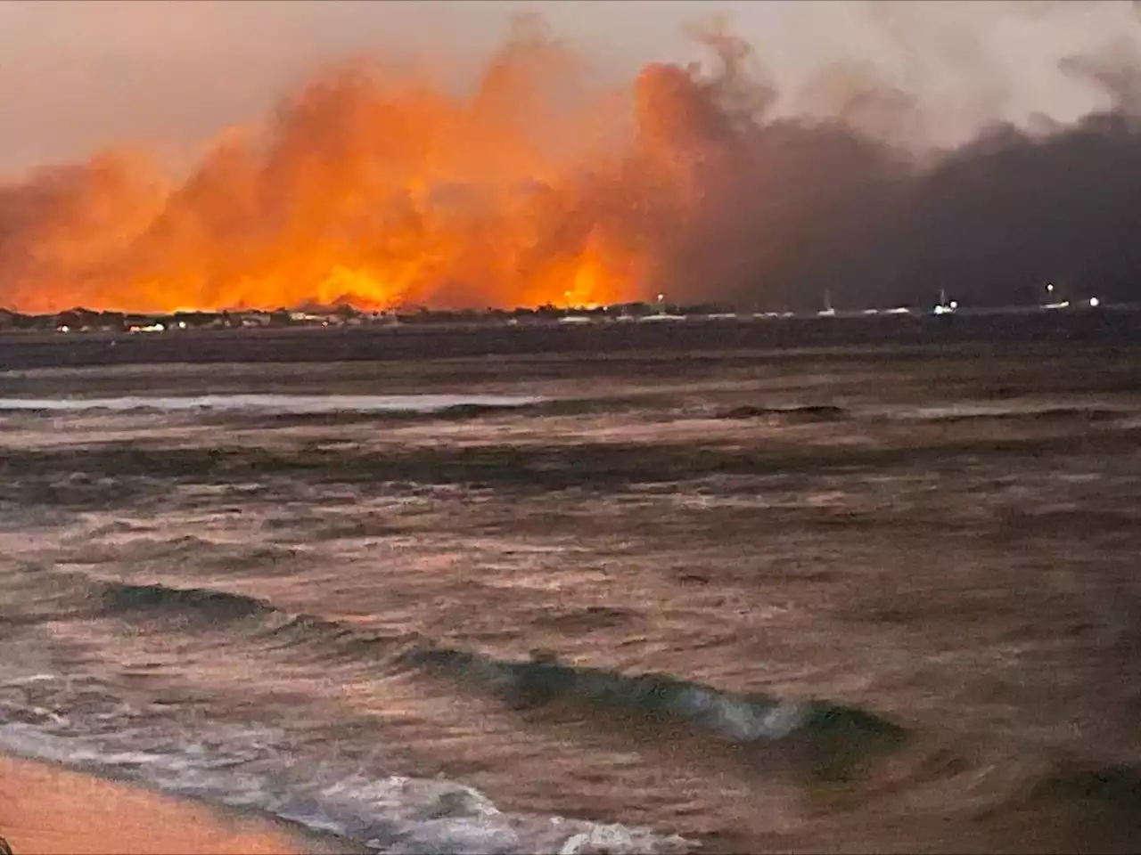 Hawaii residents had little warning of approaching inferno despite 400 disaster sirens