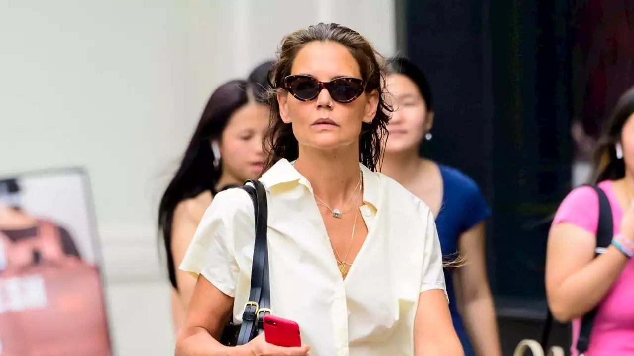 Katie Holmes Navigates Manhattan in a Pair of Leprechaun Loafers