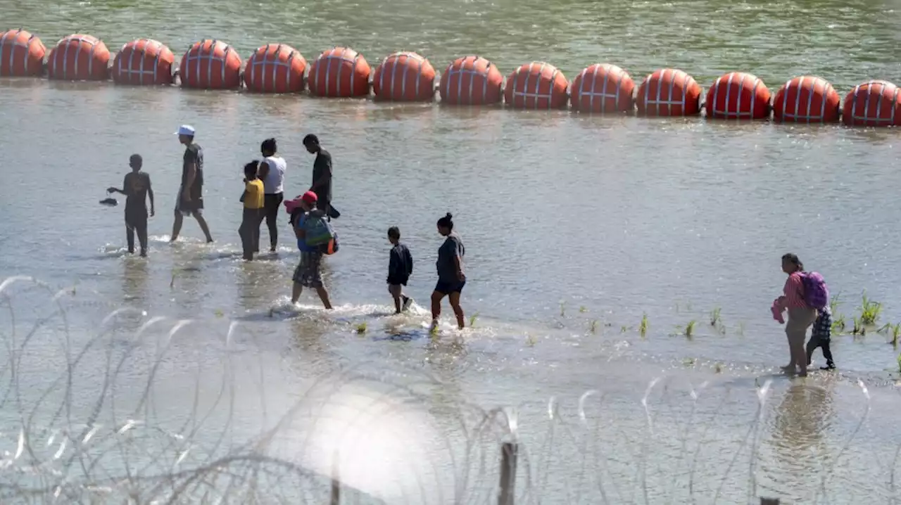 Democrats tour Rio Grande amid criticism of recently installed buoys, razor wire