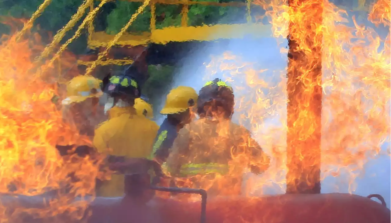 Más de 250 bomberos latinos se capacitan para 'mejor respuesta en emergencias'