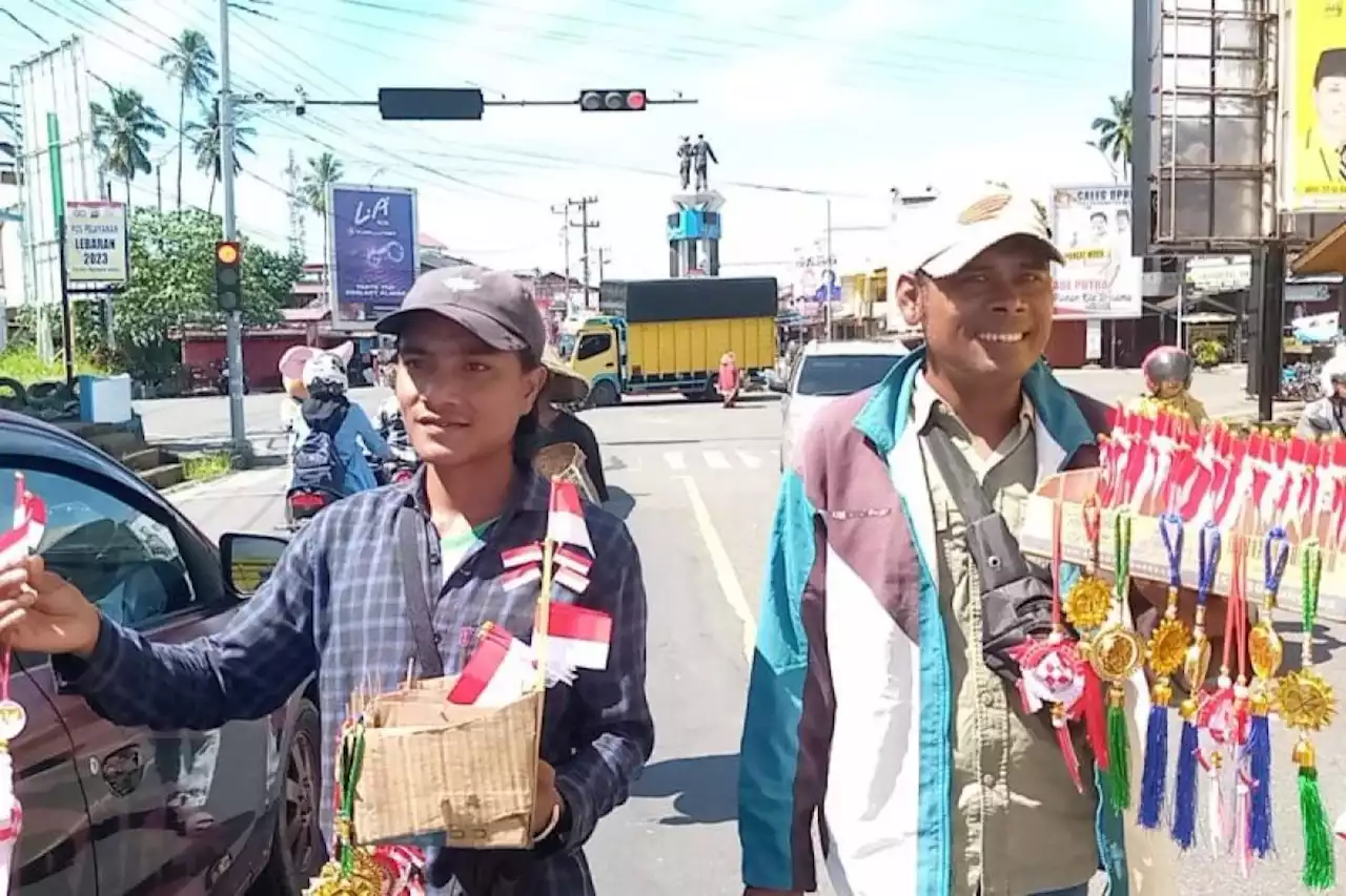 Pedagang Bendera Merah Putih mulai ramai di Pasaman Barat