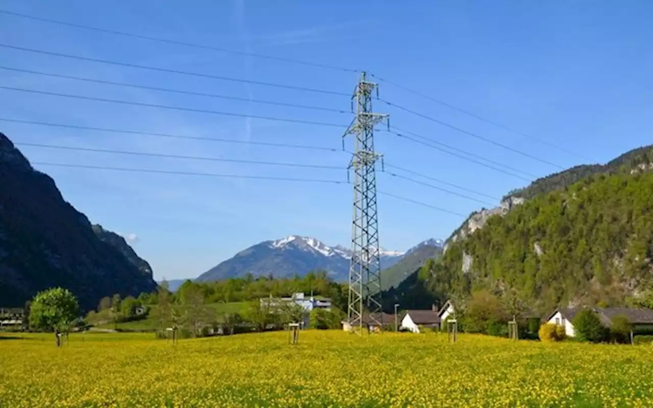 Schweizer Stromnetz: Strukturelle Engpässe und neue Strategie