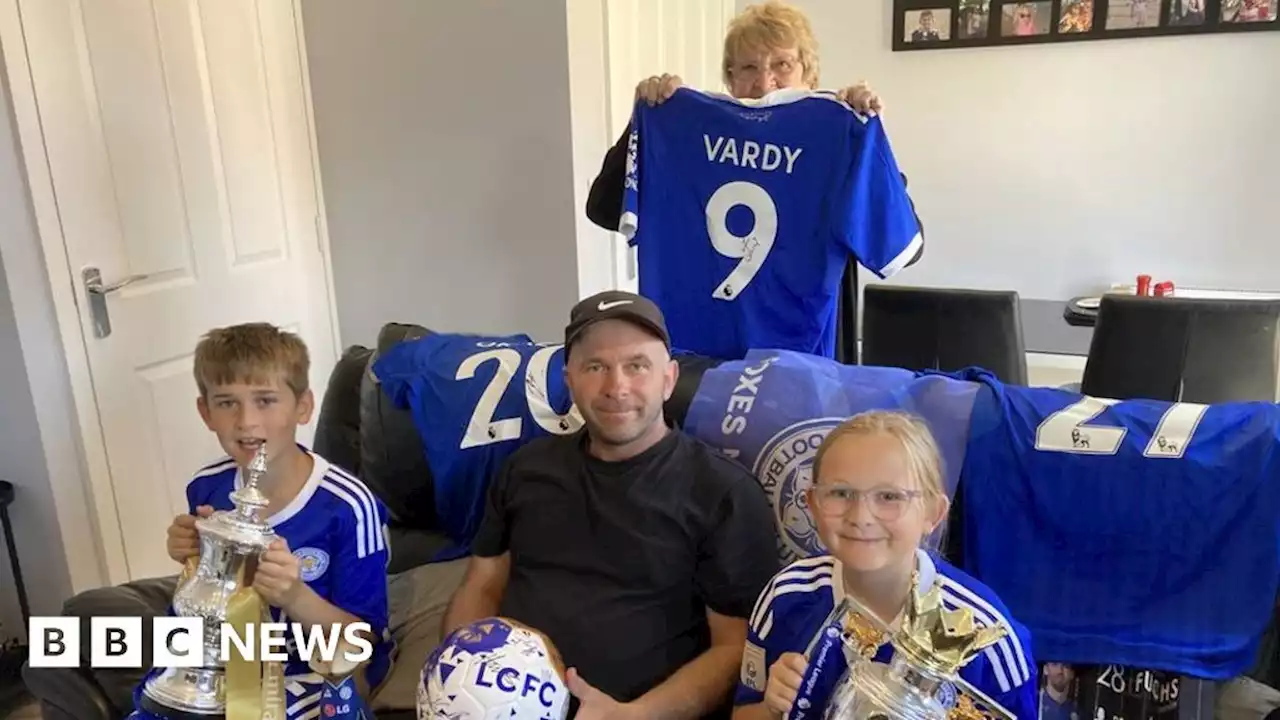 Foxes fan turns home into Leicester City 'museum'