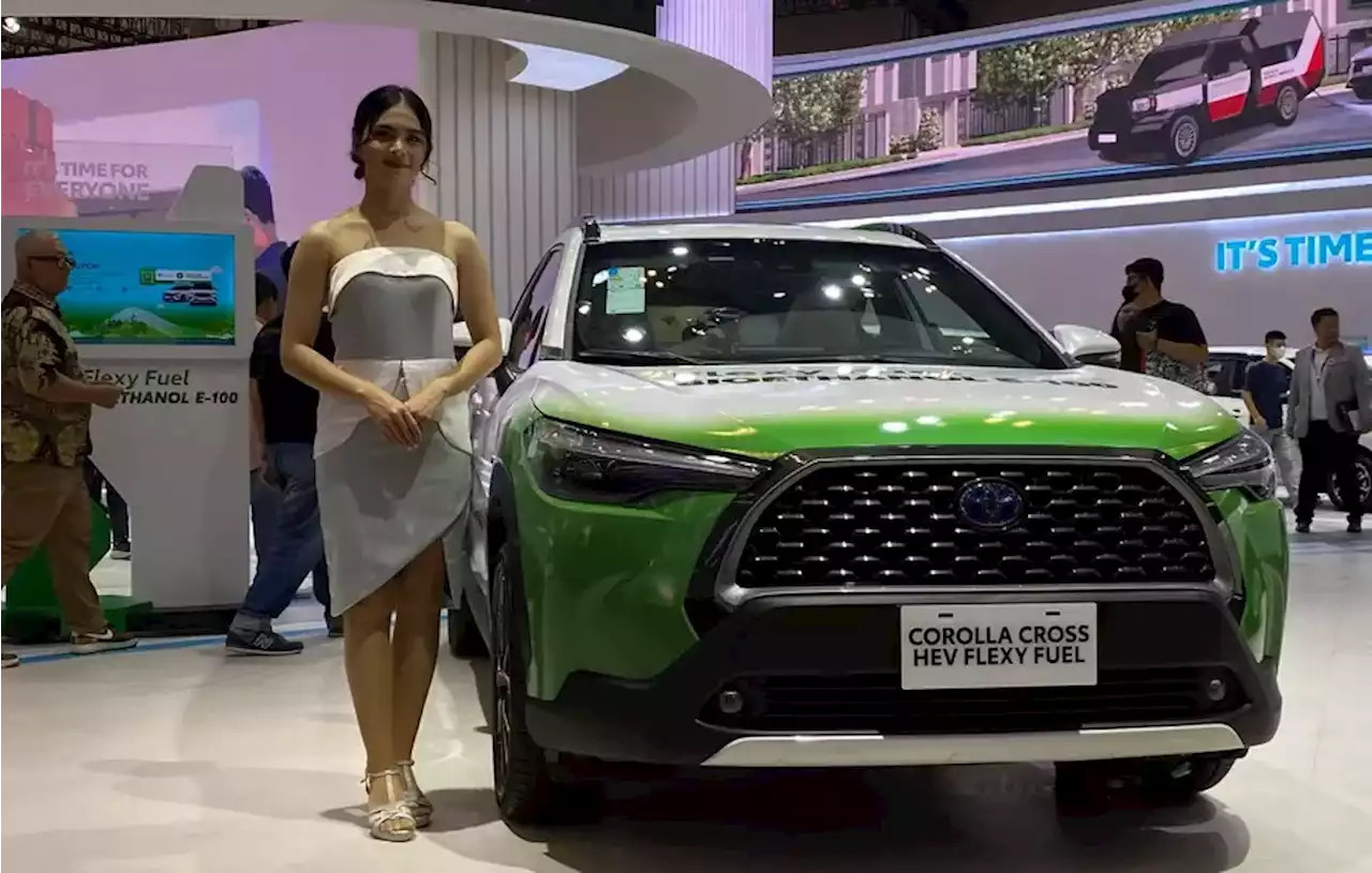 Pengunjung Antusias Jajal Mobil Listrik di Test Drive GIIAS 2023