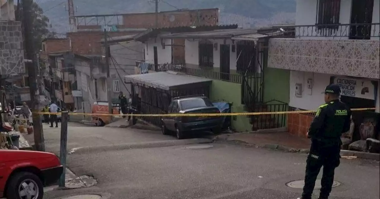 Cruce de disparos entre delincuentes en Manrique dejó un hombre muerto y tres heridos